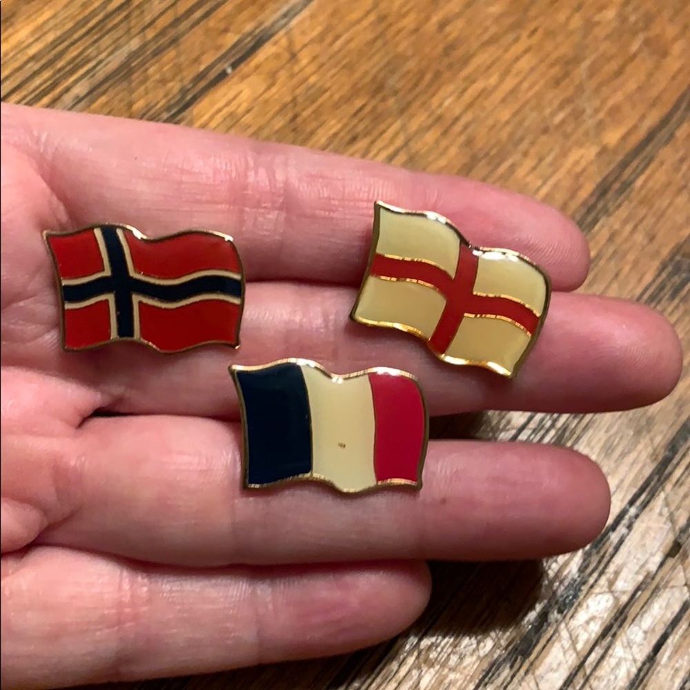 12 Flag hat pins - Picture 4 of 6